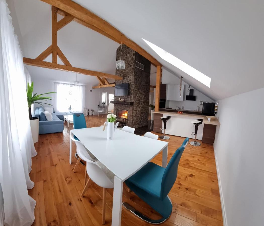 Ferienwohnung Attic 33 Câmpulung Moldovenesc Exterior foto