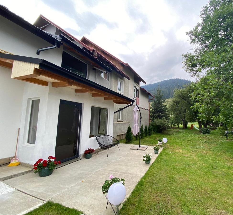 Ferienwohnung Attic 33 Câmpulung Moldovenesc Exterior foto