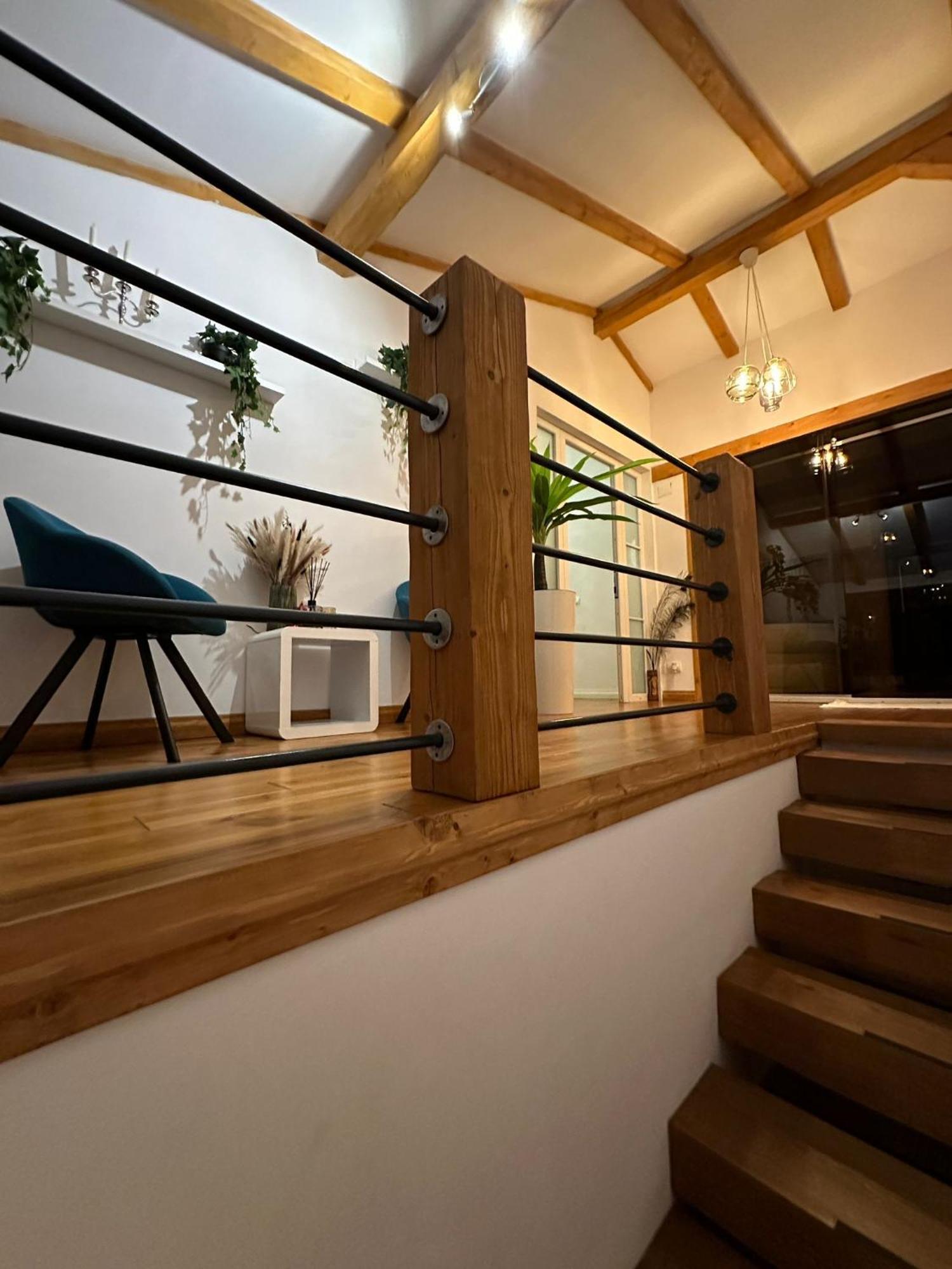 Ferienwohnung Attic 33 Câmpulung Moldovenesc Exterior foto