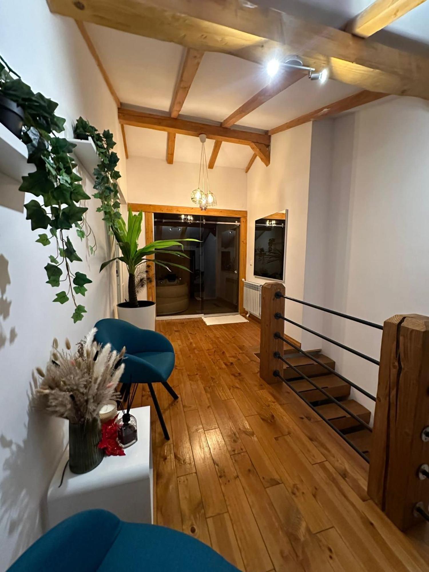 Ferienwohnung Attic 33 Câmpulung Moldovenesc Exterior foto